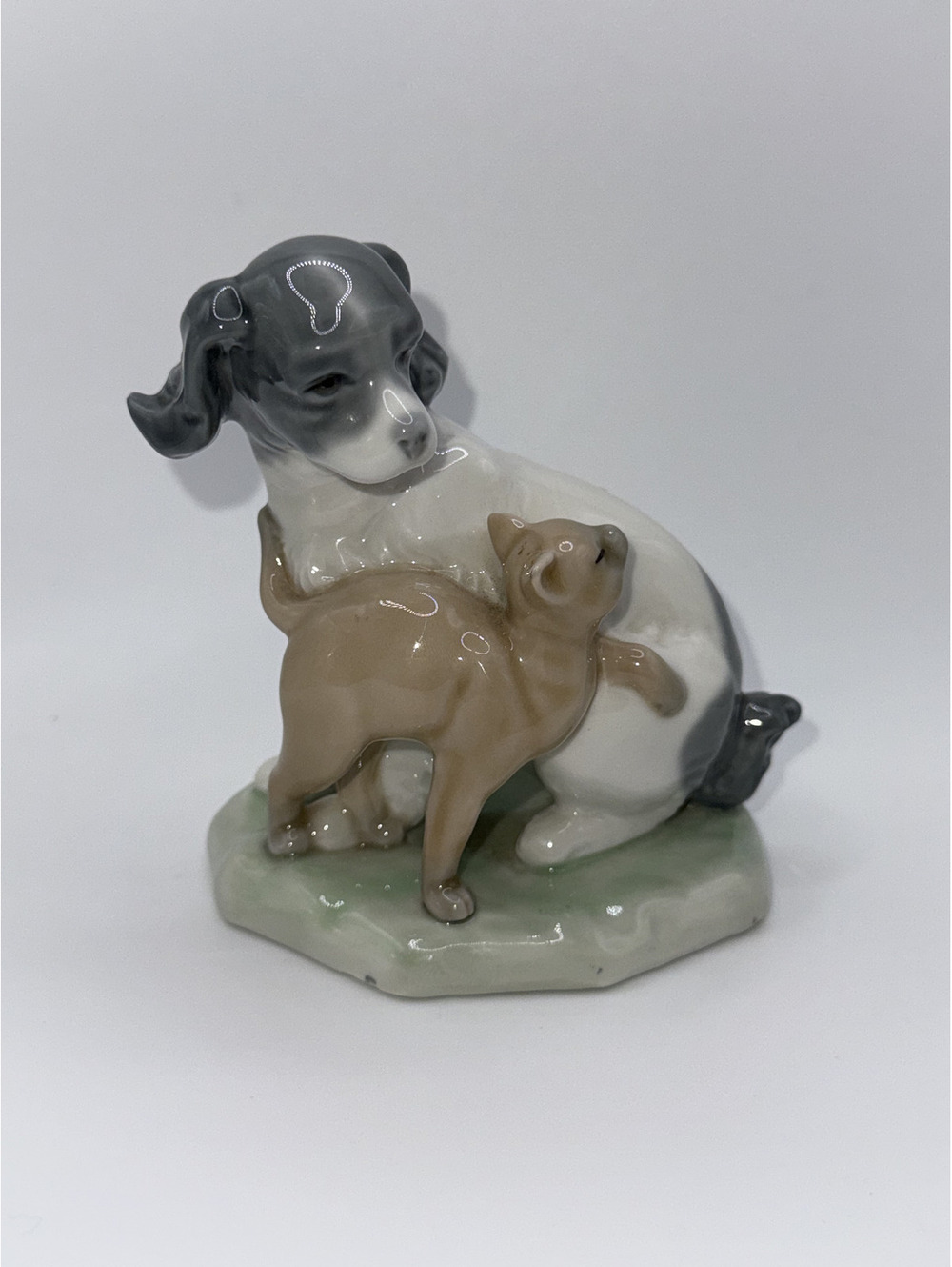 NAO by Lladró "Dog and Cat in Harmony" #1048